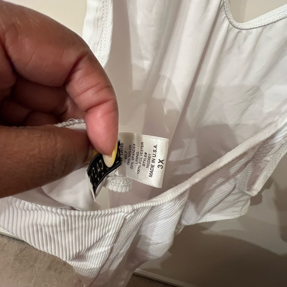 New White Ribbed Fabric One Piece Swimsuit, Sz 3x - Picture 4 of 5